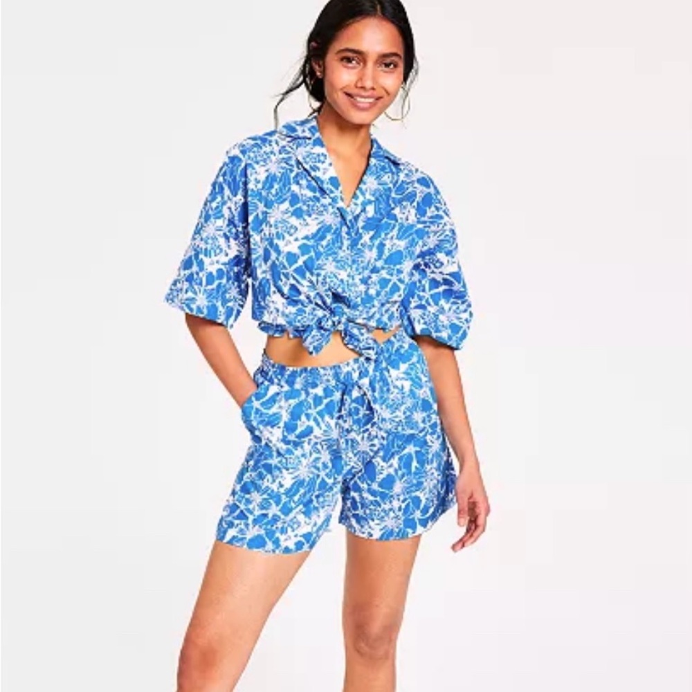 LUCY PARIS Blue Tropical Print Shorts Medium NEW NWT